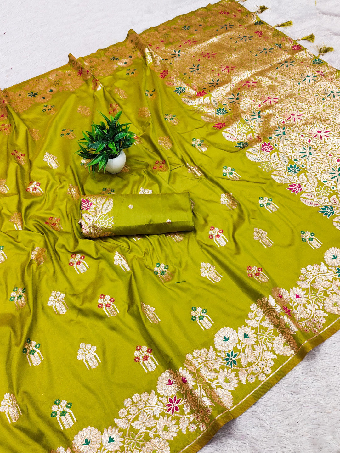 Premium Banarasi Silk Saree With Meenakari Zari Weaving Work