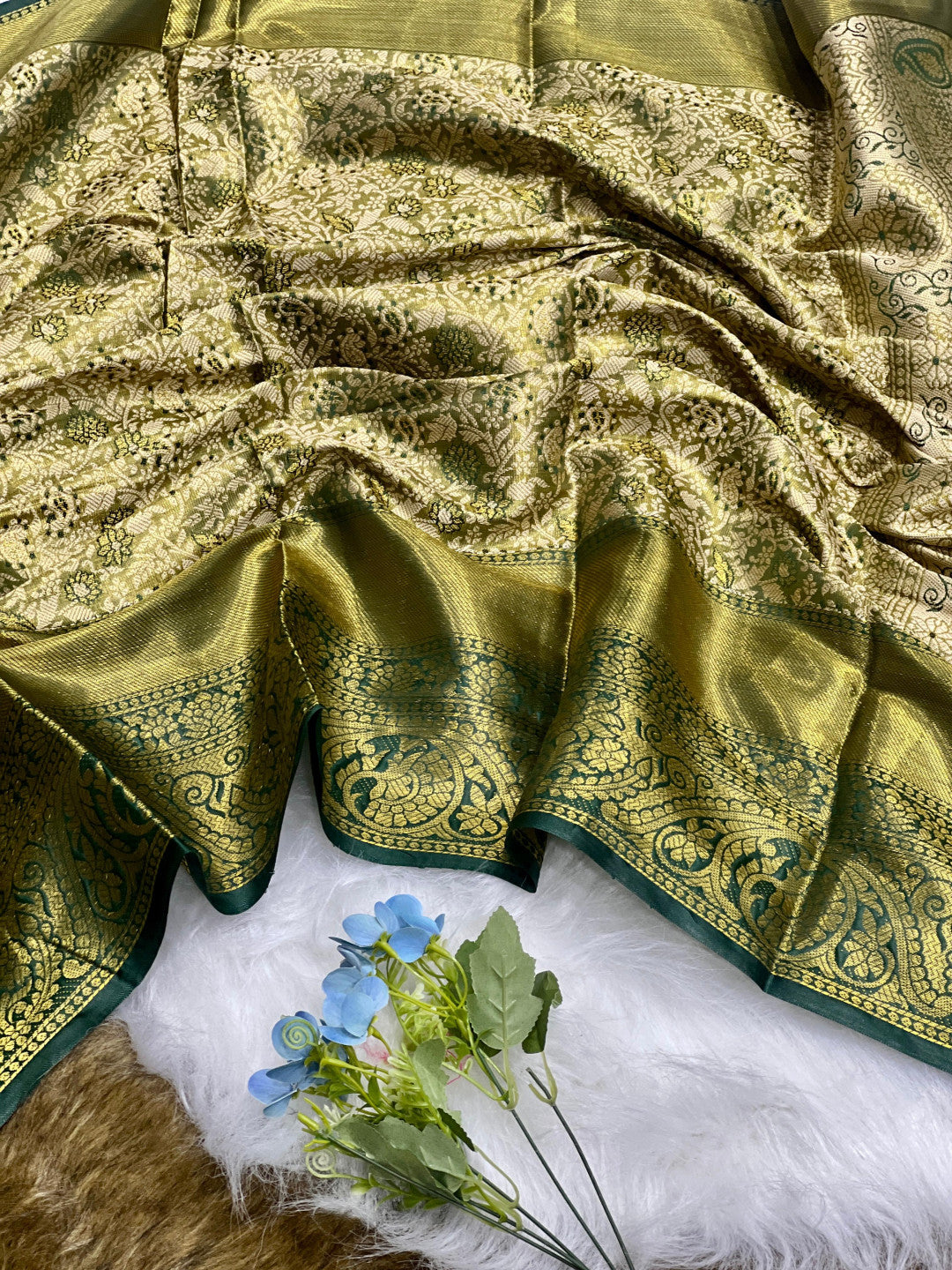 Premium Kanchipuram Banarasi Tissue Silk Green Saree Wirh Zari Weaving Work