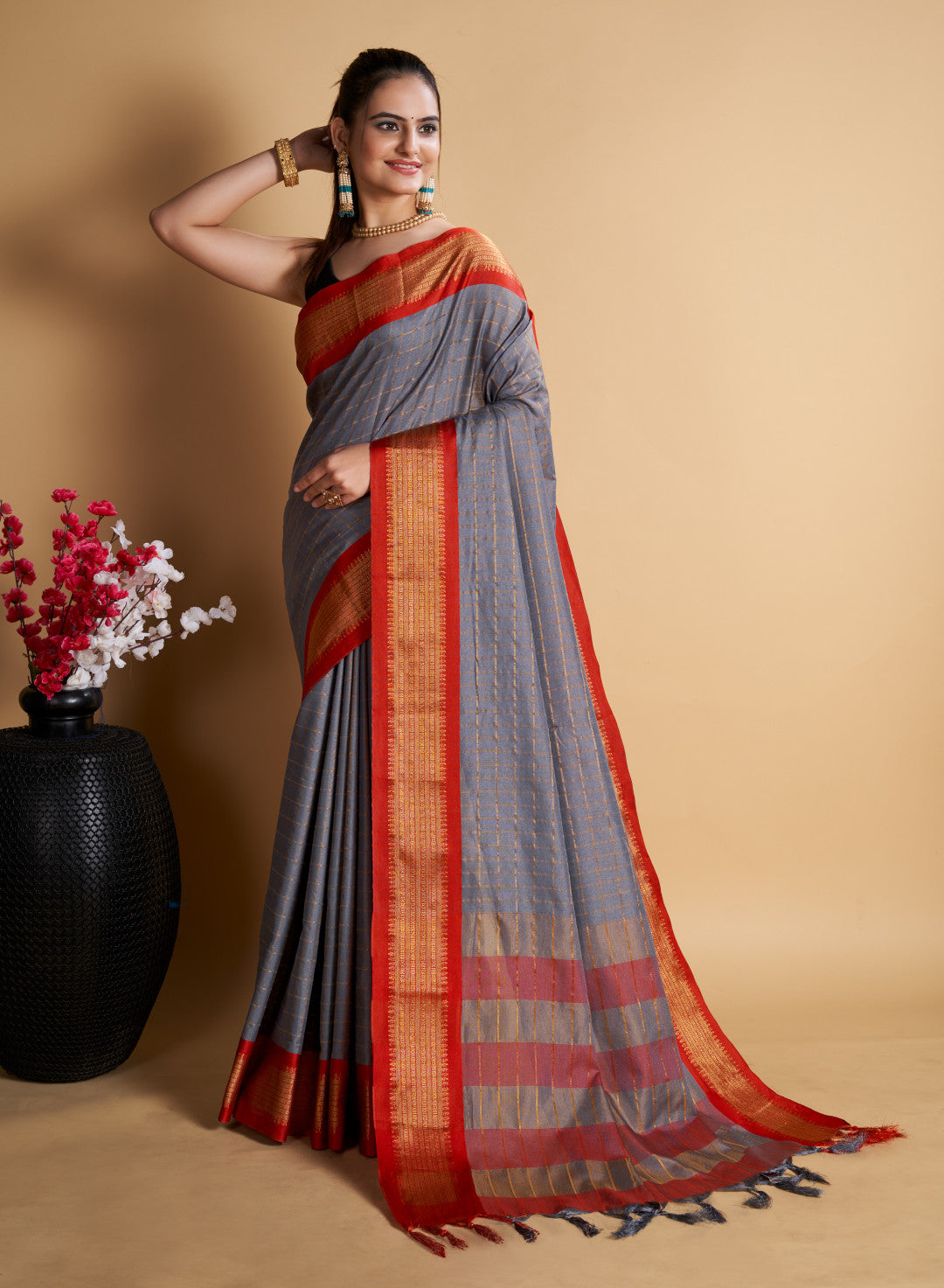 Soft Cotton Saree With Zari Weaving Work