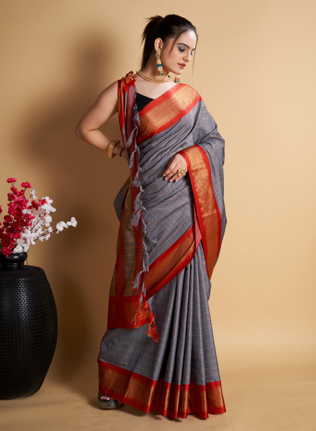 Soft Cotton Saree With Zari Weaving Work