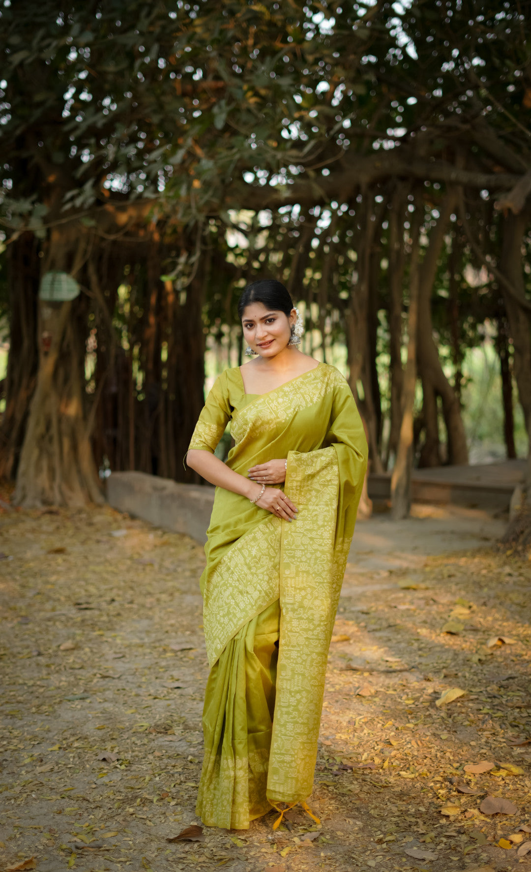 Handloom Raw Silk Saree With Contrast Weaving Work