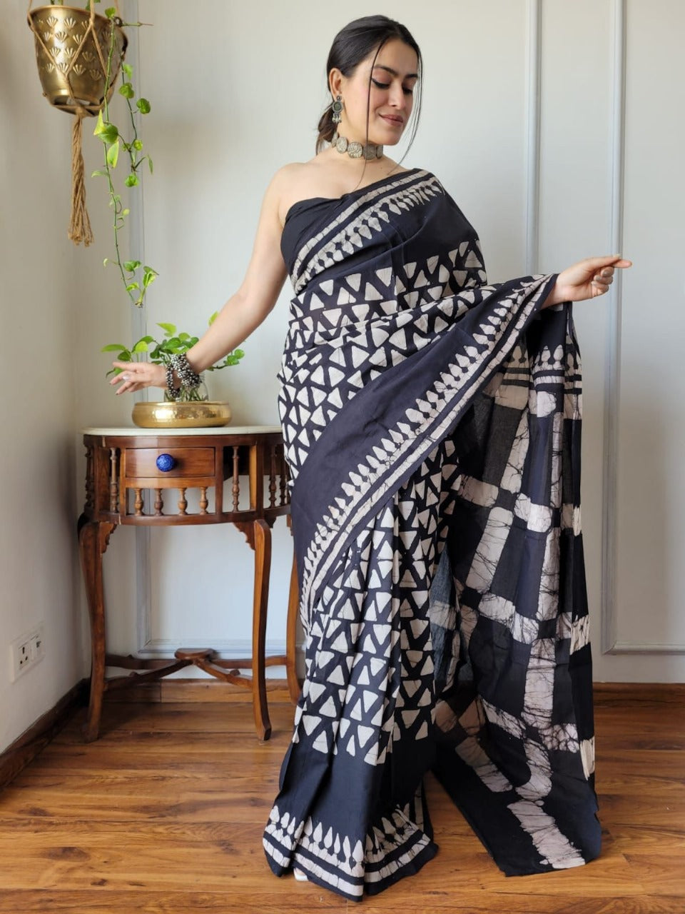 Black Soft Linen Cotton Saree With Digital Printed Work