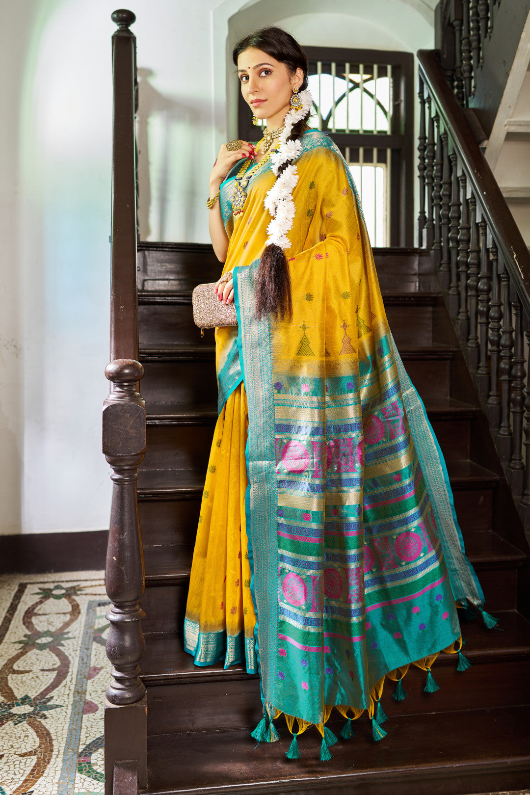 Handloom Raw Silk Saree With Zari Weaving Work