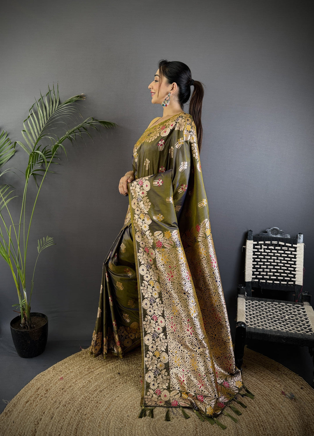 Mahendi Green Premium Banarasi Silk Saree With Meenakari Zari Weaving Work