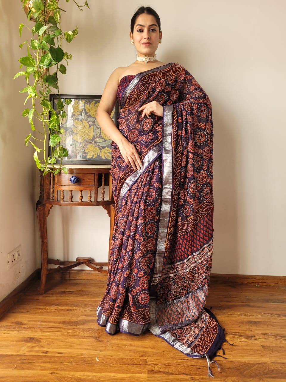 Mix Linen Cotton Saree With Batik Printed Work