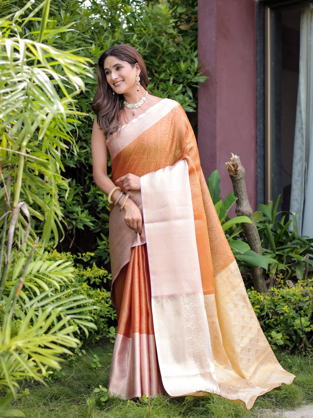 Banarasi Handloom Silk Saree With Zari Weaving Work