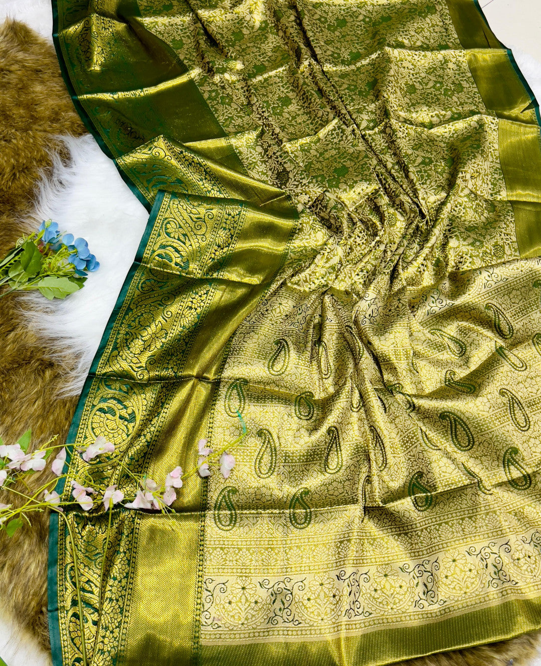 Premium Kanchipuram Banarasi Tissue Silk Green Saree Wirh Zari Weaving Work