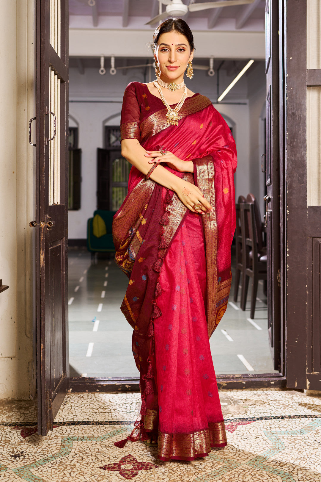 Handloom Raw Silk Saree With Zari Weaving Work