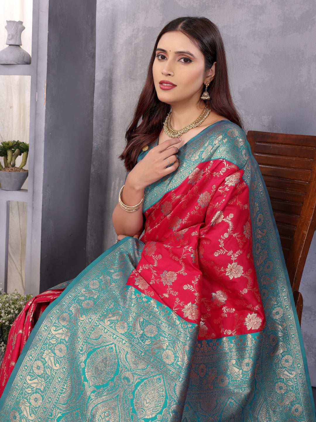 Red Premium Banarasi Silk Saree With Zari Weaving Work
