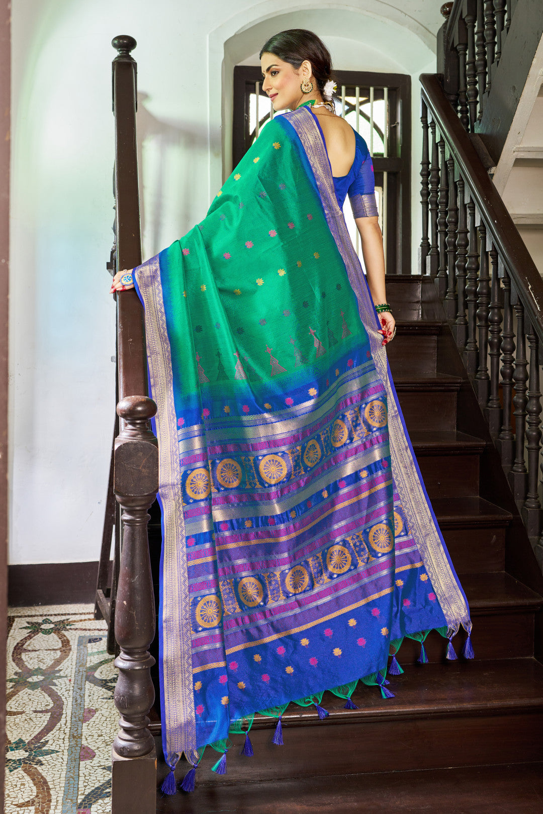 Handloom Raw Silk Saree With Zari Weaving Work