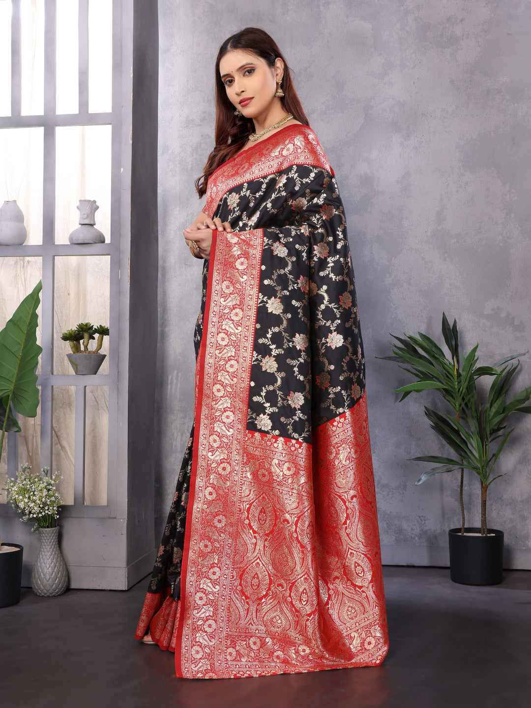 Black Premium Banarasi Silk Saree With Zari Weaving Work