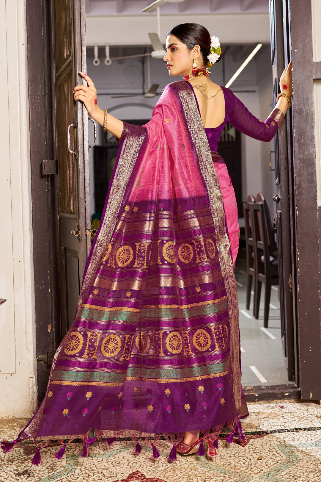 Handloom Raw Silk Saree With Zari Weaving Work