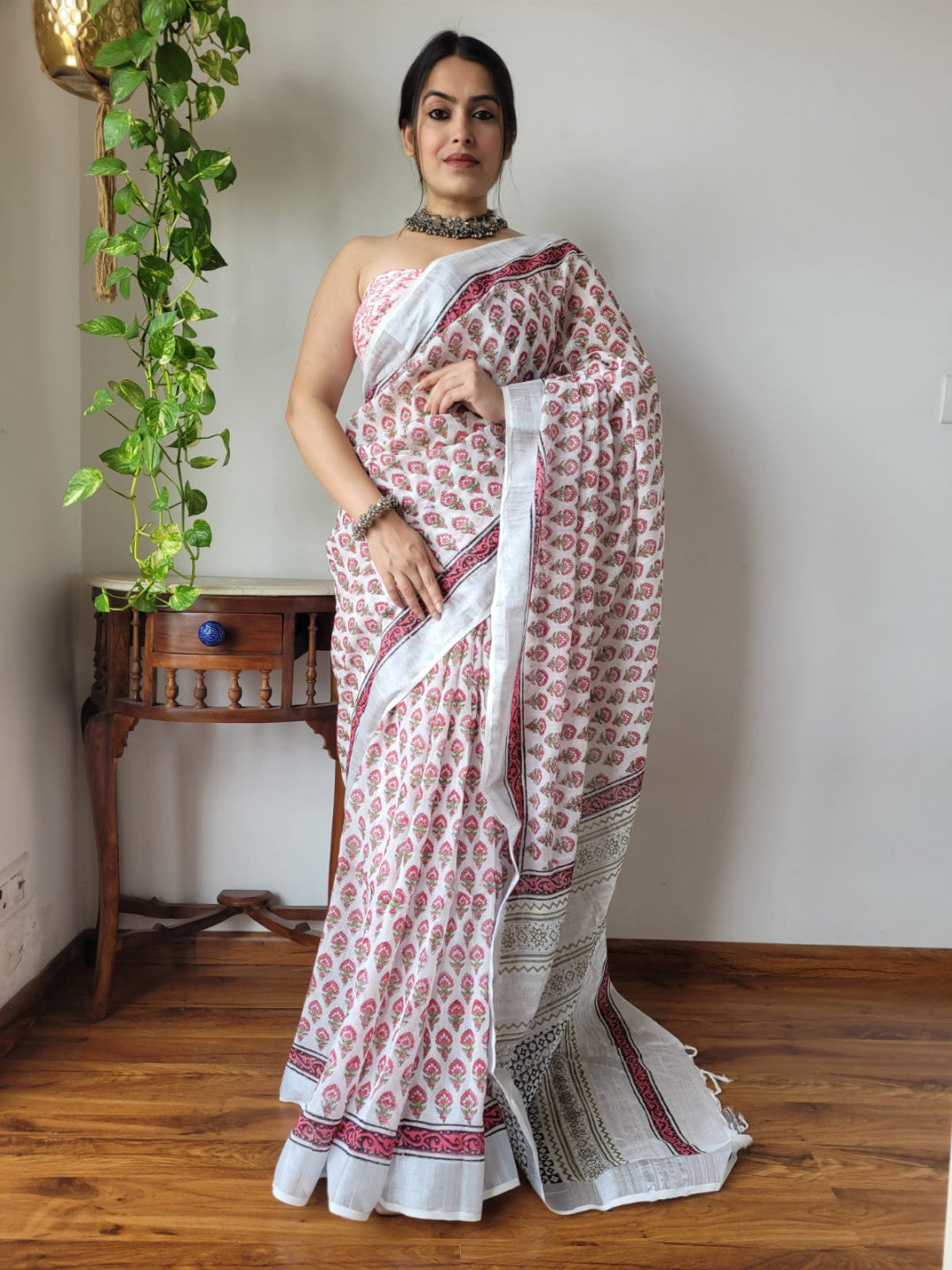 Mix Linen Cotton Saree With Batik Printed Work