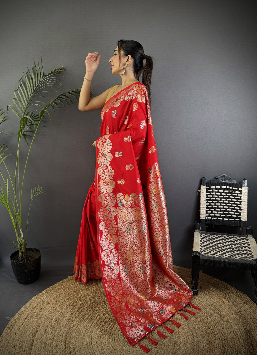 Red Premium Banarasi Silk Saree With Meenakari Zari Weaving Work