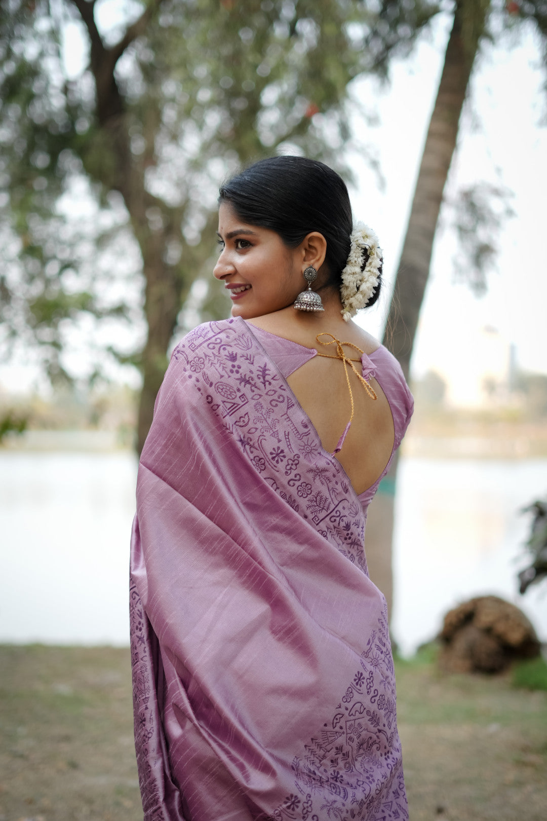 Lavender Handloom Raw Silk Saree With Contrast Weaving Work