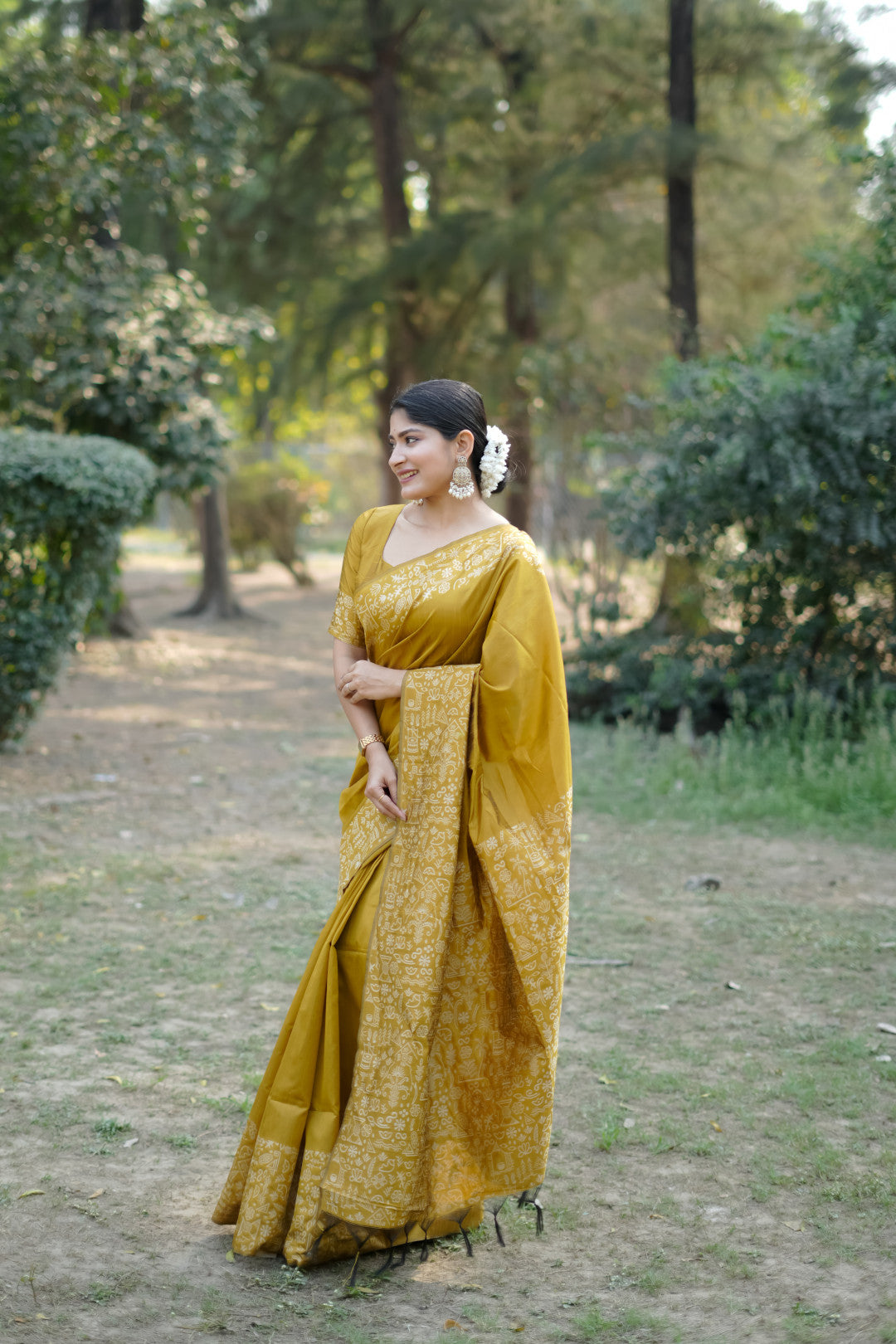 Mustard Yellow Handloom Raw Silk Saree With Contrast Weaving Work