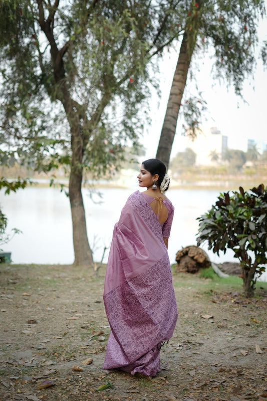 Lavender Handloom Raw Silk Saree With Contrast Weaving Work