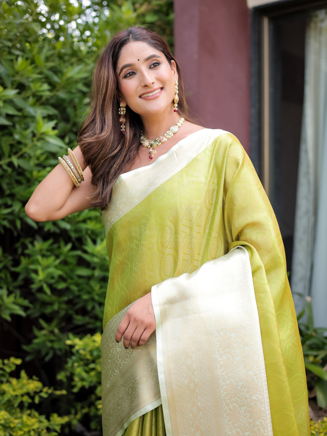 Banarasi Handloom Silk Saree With Zari Weaving Work