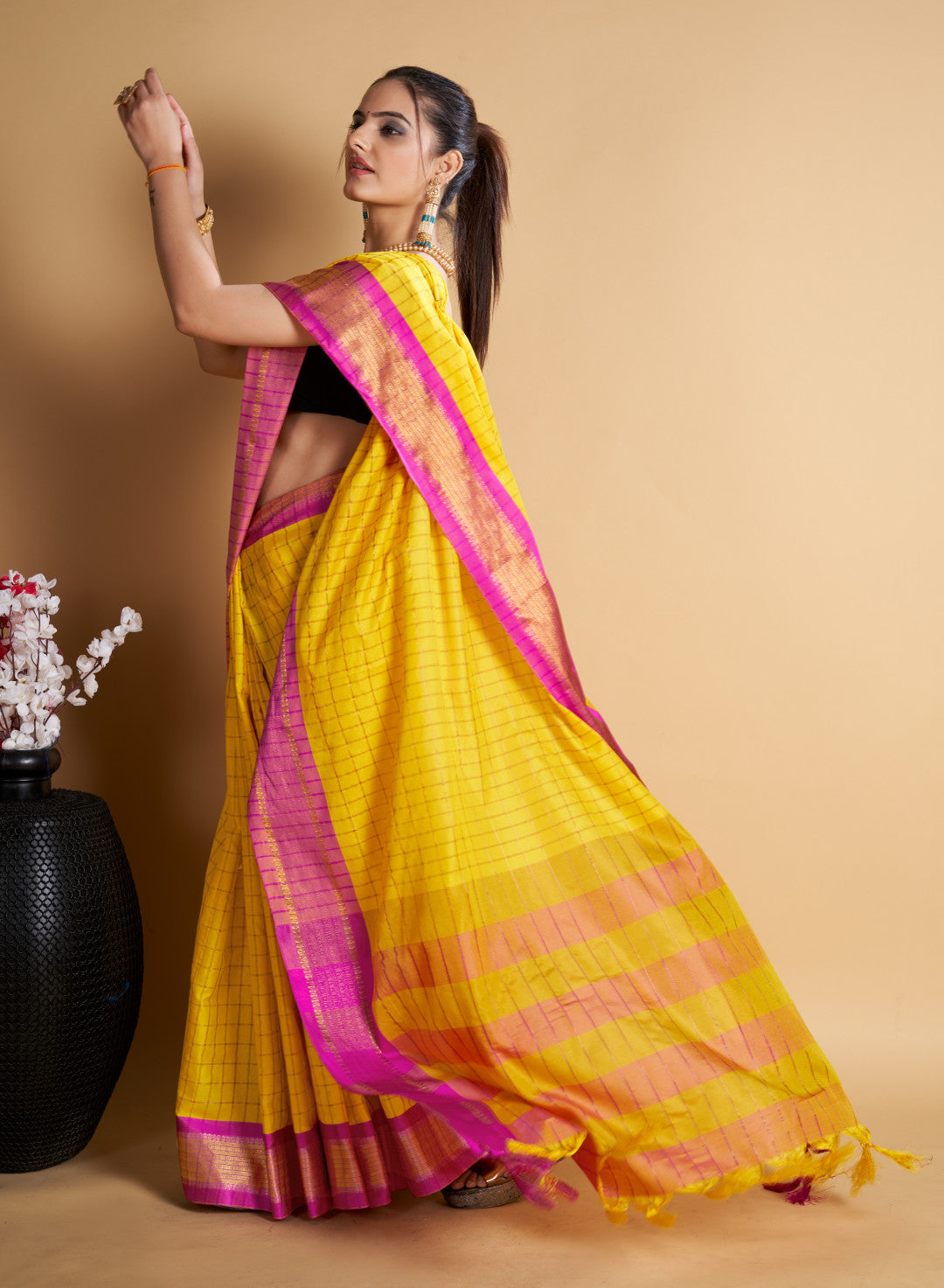 Soft Cotton Saree With Zari Weaving Work