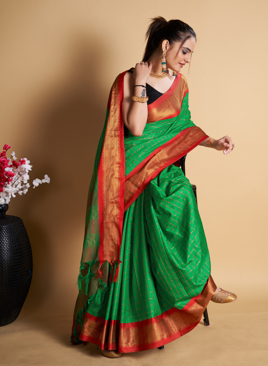 Soft Cotton Saree With Zari Weaving Work