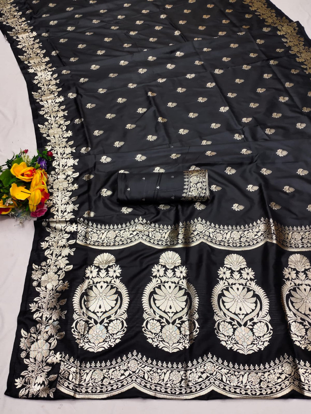 Black Soft Banarasi Silk Saree With Zari Weaving Work