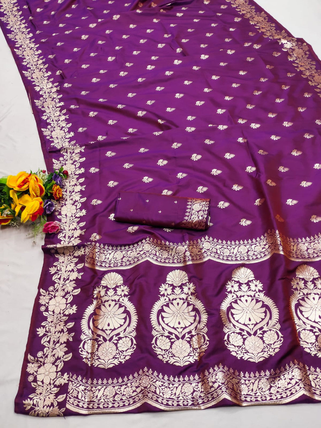 Magenta Soft Banarasi Silk Saree With Zari Weaving Work