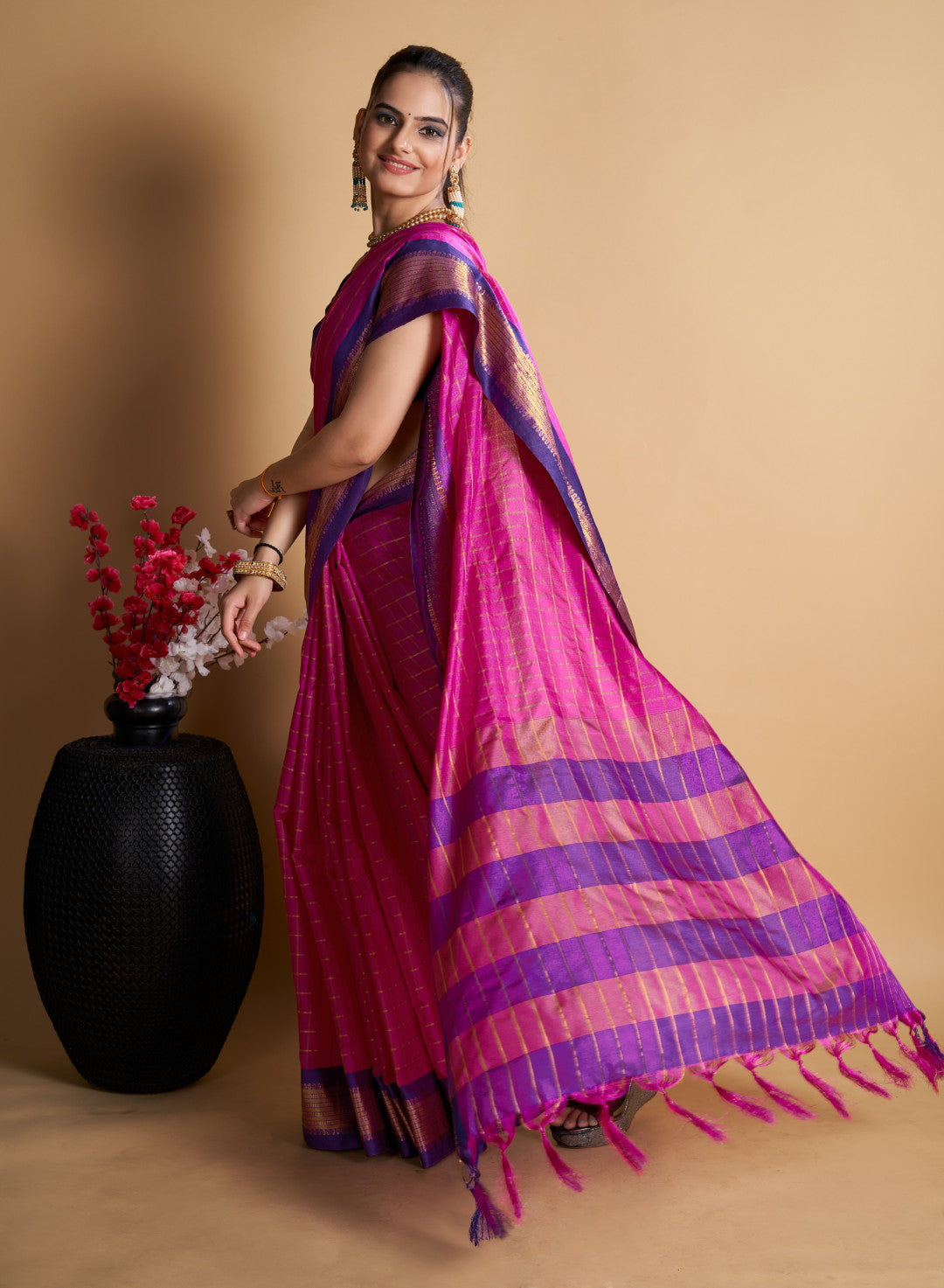 Soft Cotton Saree With Zari Weaving Work