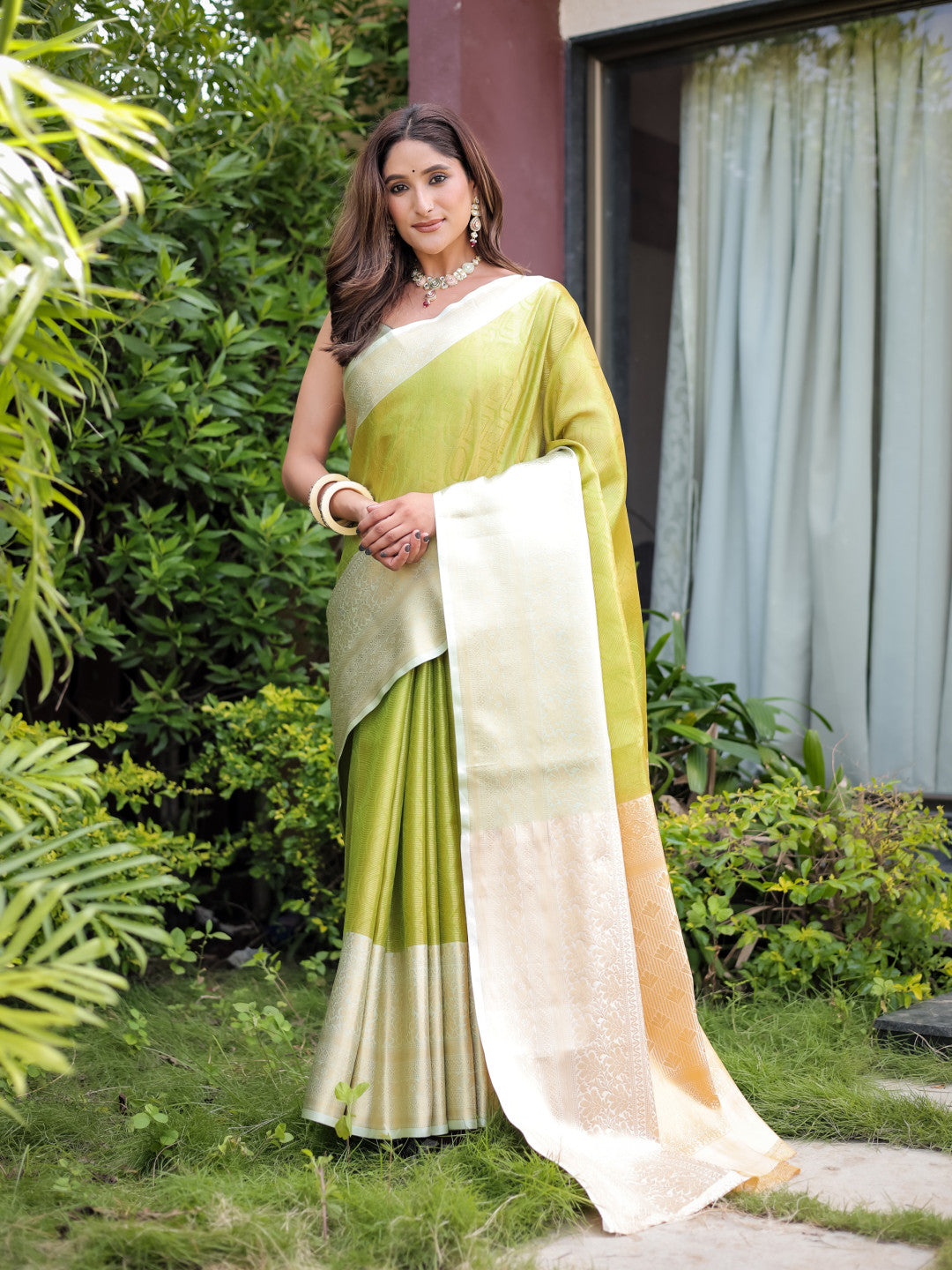 Banarasi Handloom Silk Saree With Zari Weaving Work