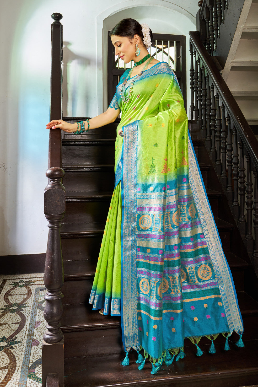 Handloom Raw Silk Saree With Zari Weaving Work