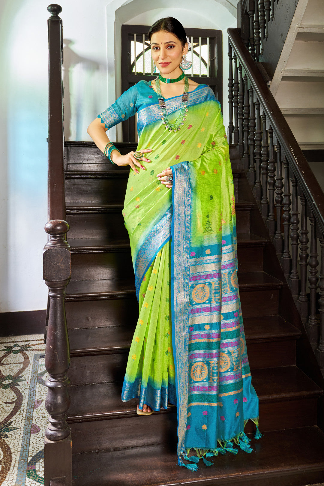 Handloom Raw Silk Saree With Zari Weaving Work