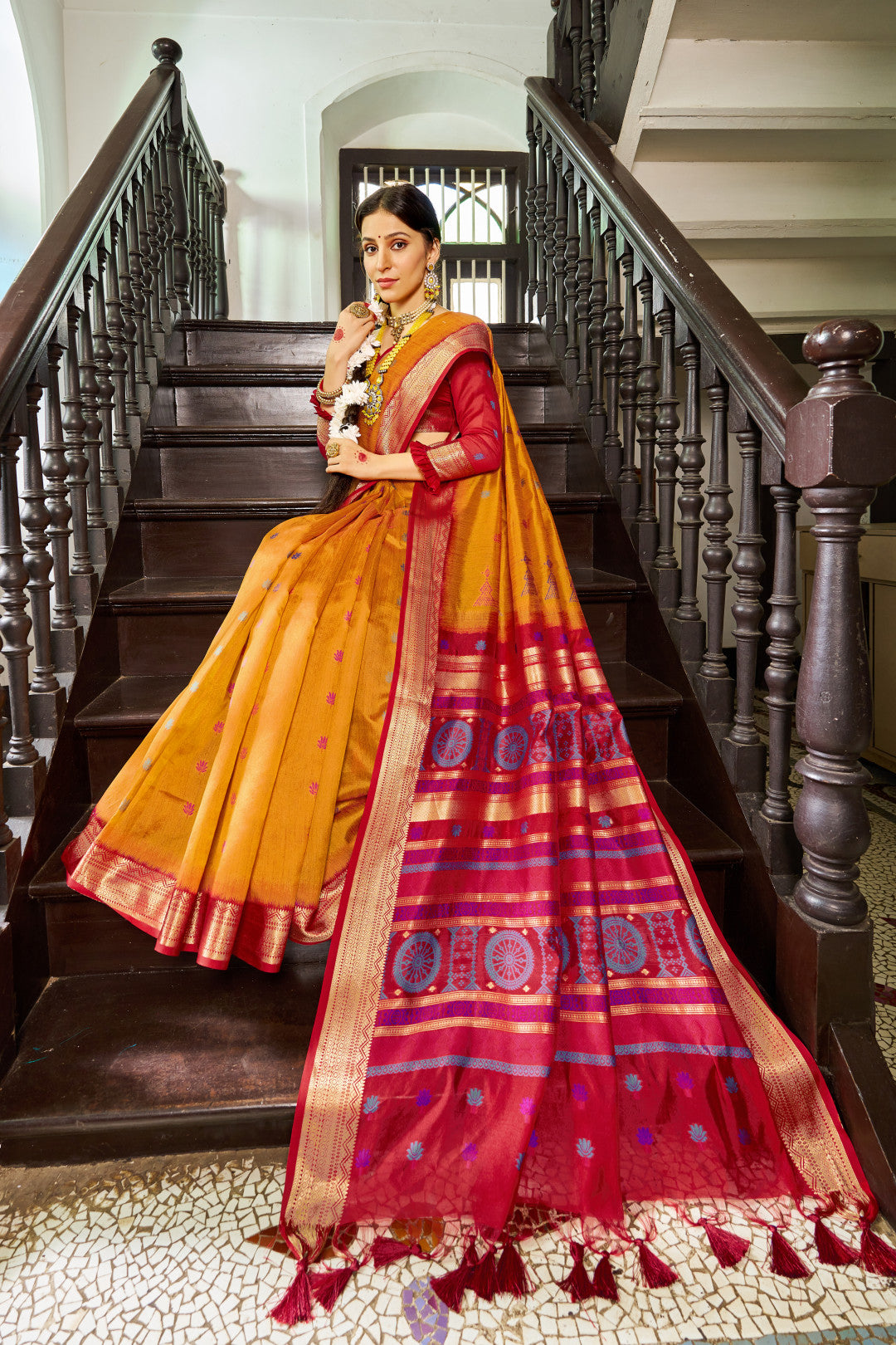 Handloom Raw Silk Saree With Zari Weaving Work