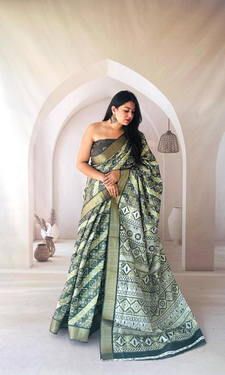 Flowy Dola Silk Saree With Digital Printed Work