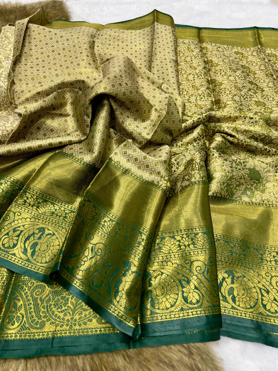 Premium Kanchipuram Banarasi Tissue Silk Green Saree Wirh Zari Weaving Work