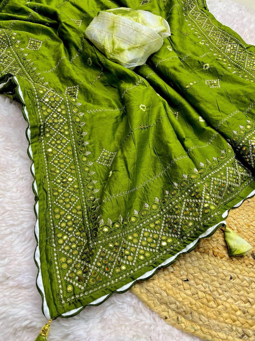 Mahendi Green Soft Cotton Saree With Mirron & Thread Work