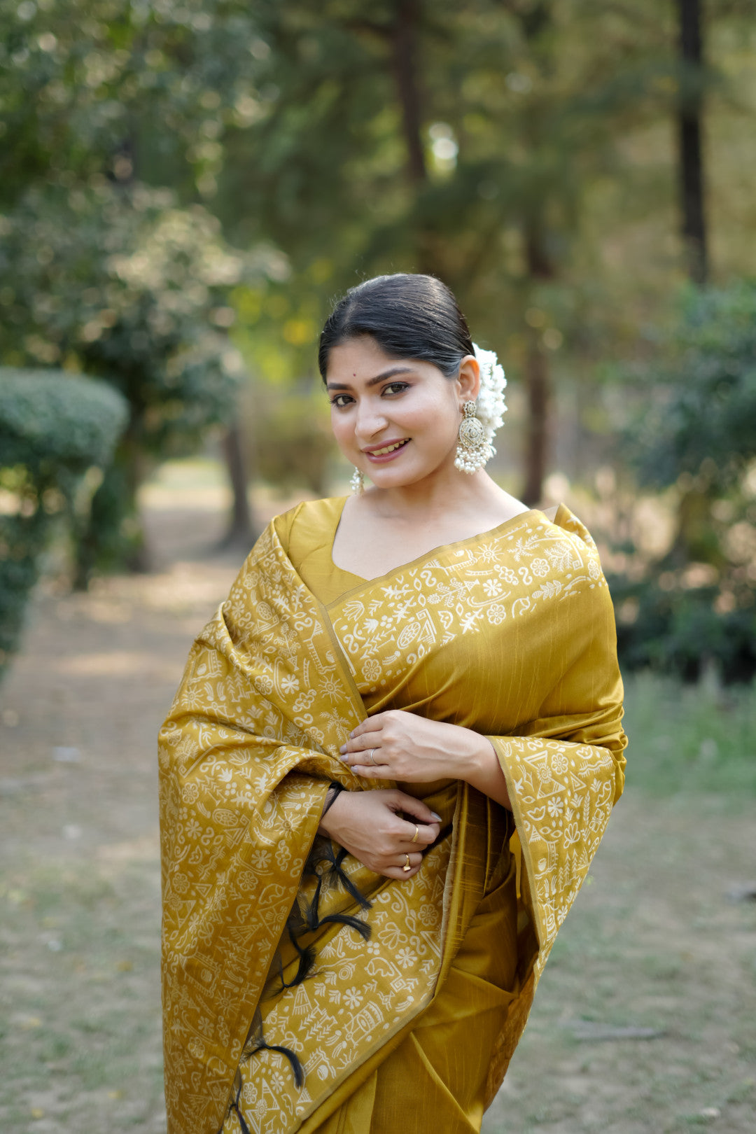 Mustard Yellow Handloom Raw Silk Saree With Contrast Weaving Work