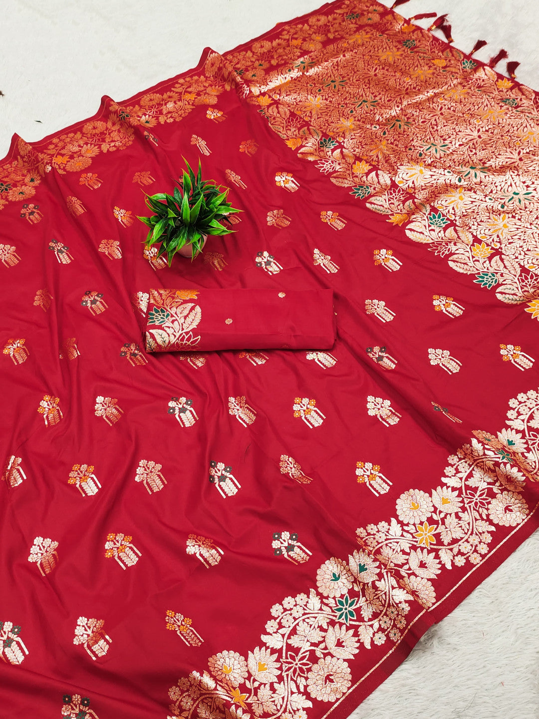 Premium Banarasi Silk Saree With Meenakari Zari Weaving Work