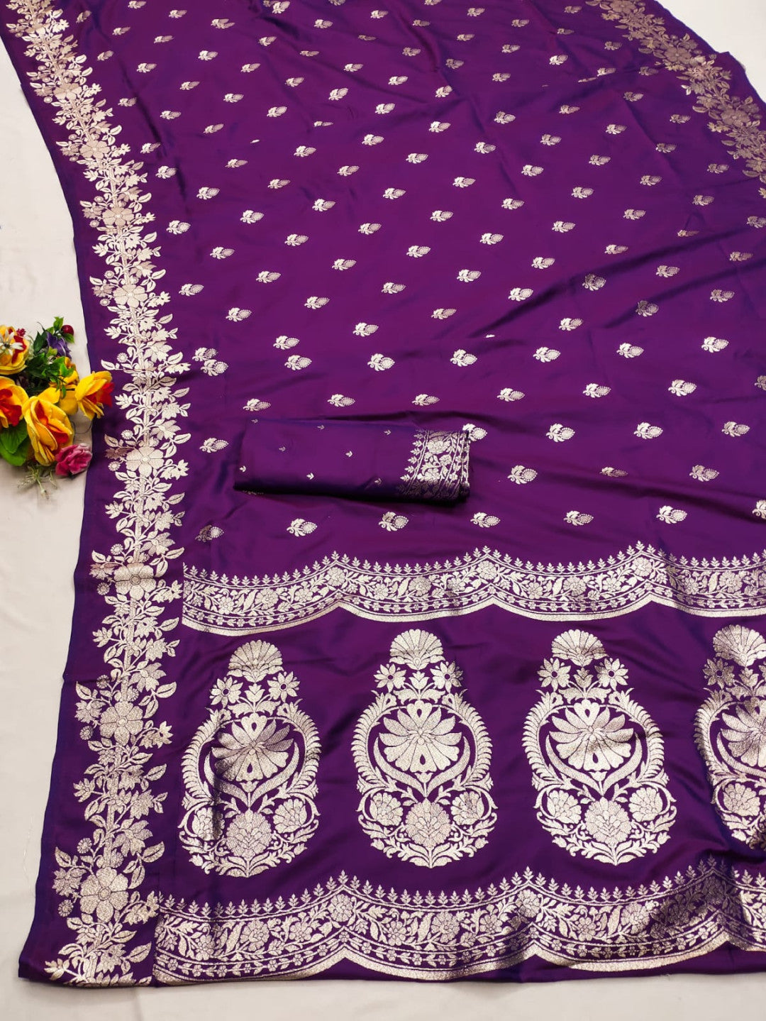 Dark Magenta Soft Banarasi Silk Saree With Zari Weaving Work