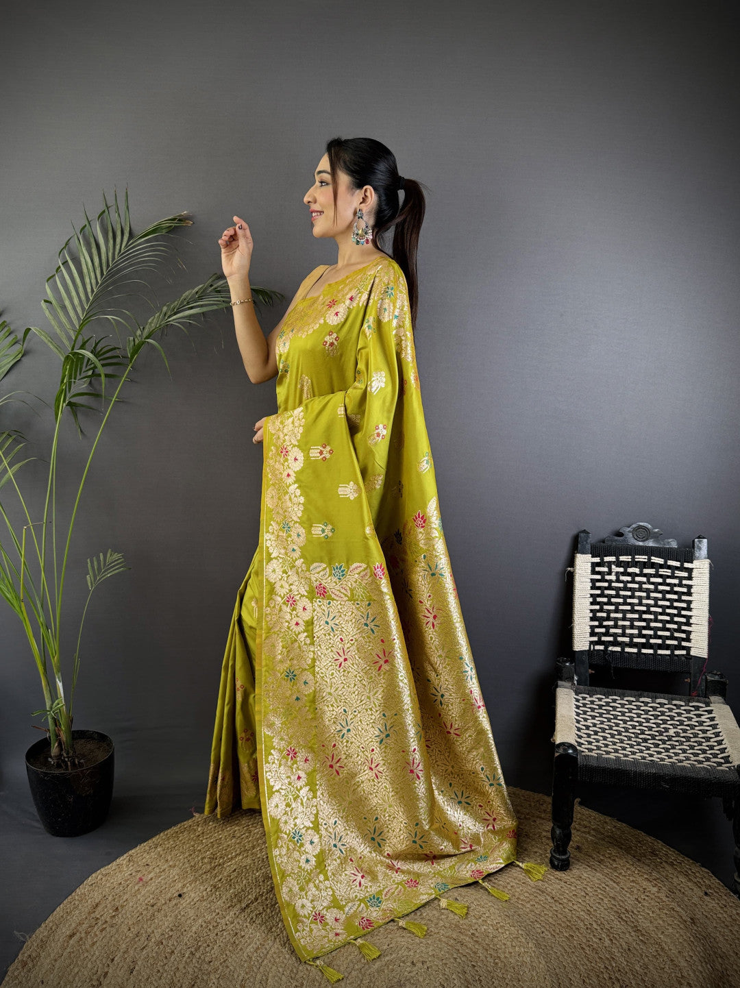 Parrot Green Premium Banarasi Silk Saree With Meenakari Zari Weaving Work