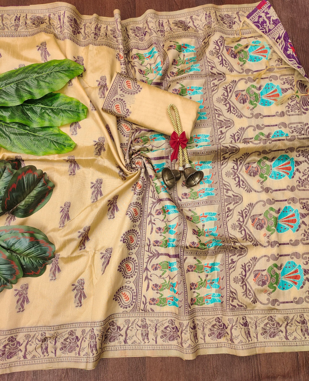 Cream Traditional Handloom Raw Silk Saree With Woven Design