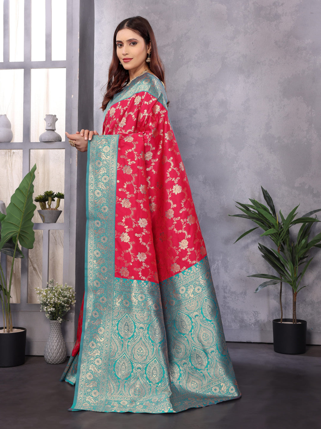 Red Premium Banarasi Silk Saree With Zari Weaving Work