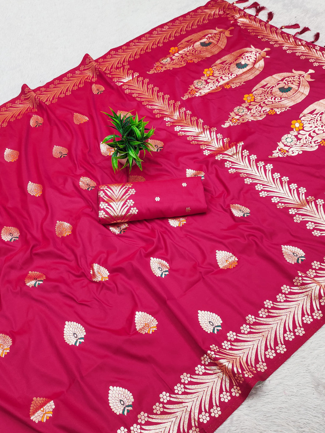 Rani Pink Traditional Banarasi Silk Saree With Zari Weaving Work