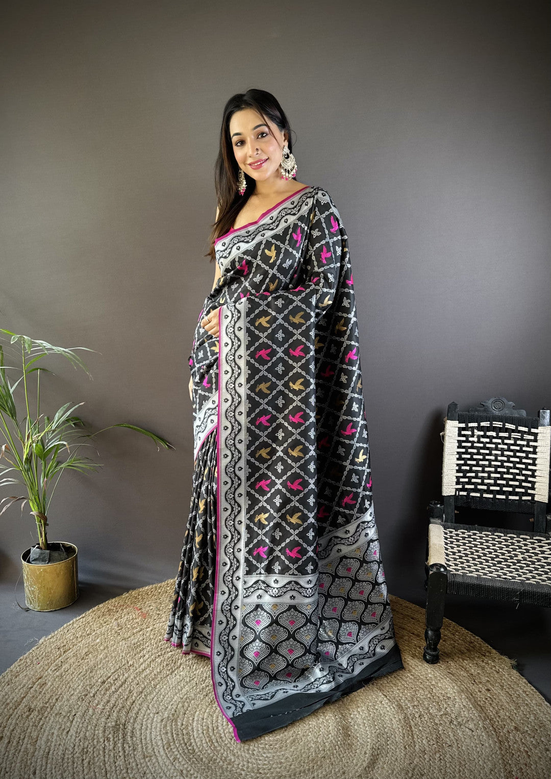 Black Lichi Silk Saree With Zari Weaving Work