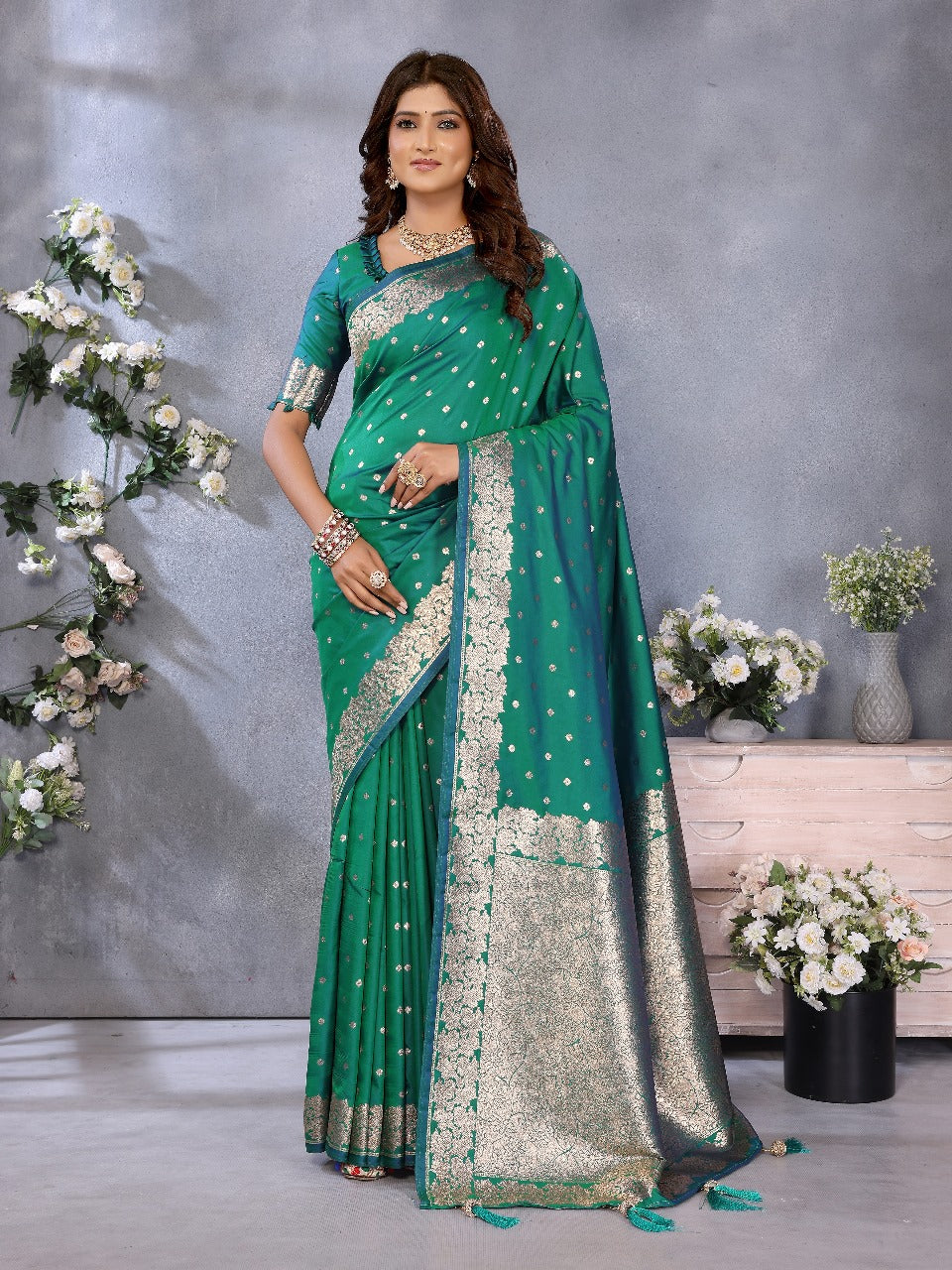 Rama Green Traditional Banarasi Silk Saree With Zari Weaving Work