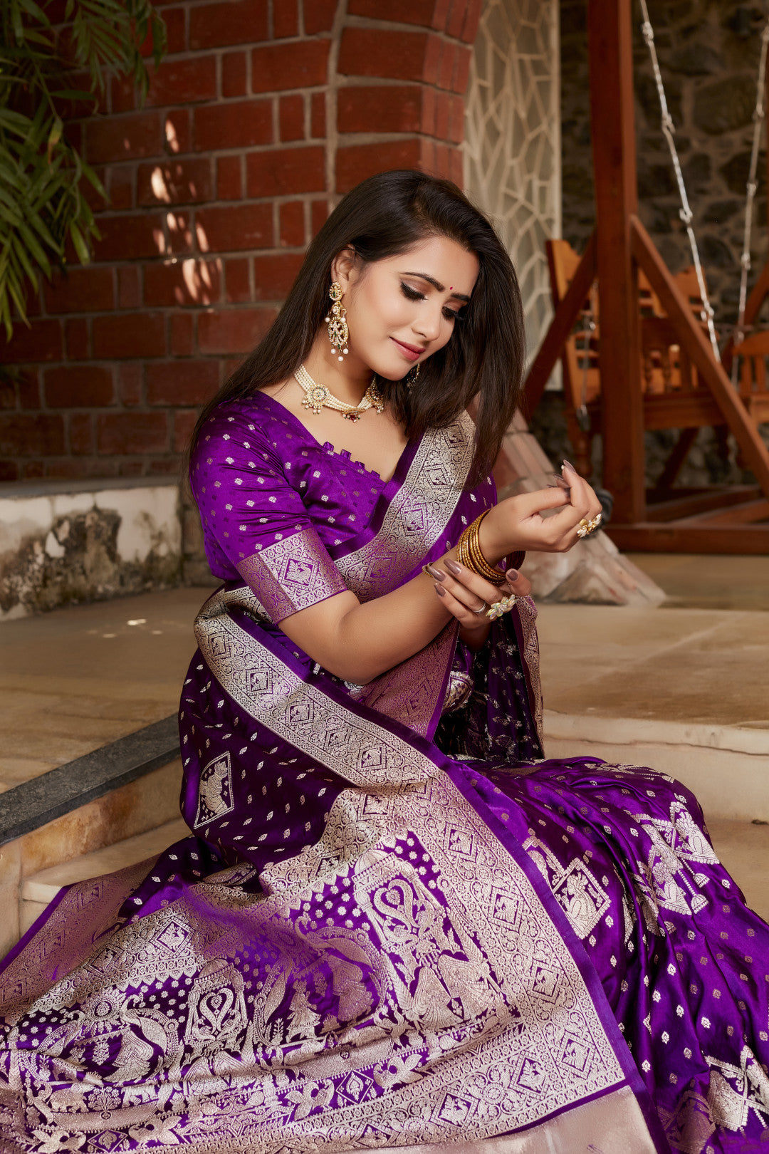 Purple Kanjivaram Satin Silk Saree With Zari Weaving Butta & Rich Designer Pallu