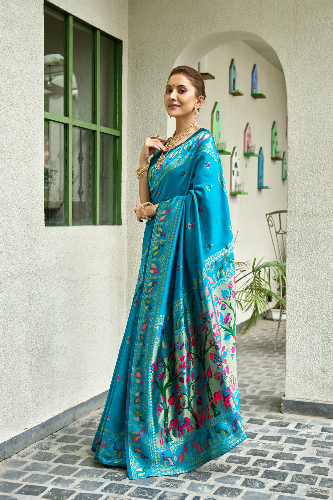 Traditional Firoji Paithani Silk Saree With Zari Weaving Work