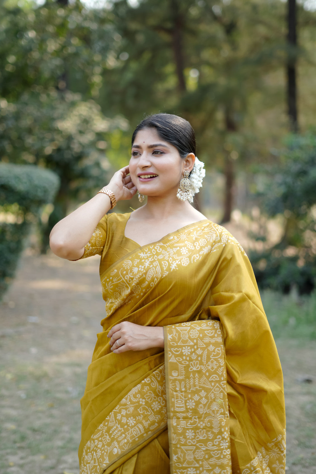 Mustard Yellow Handloom Raw Silk Saree With Contrast Weaving Work