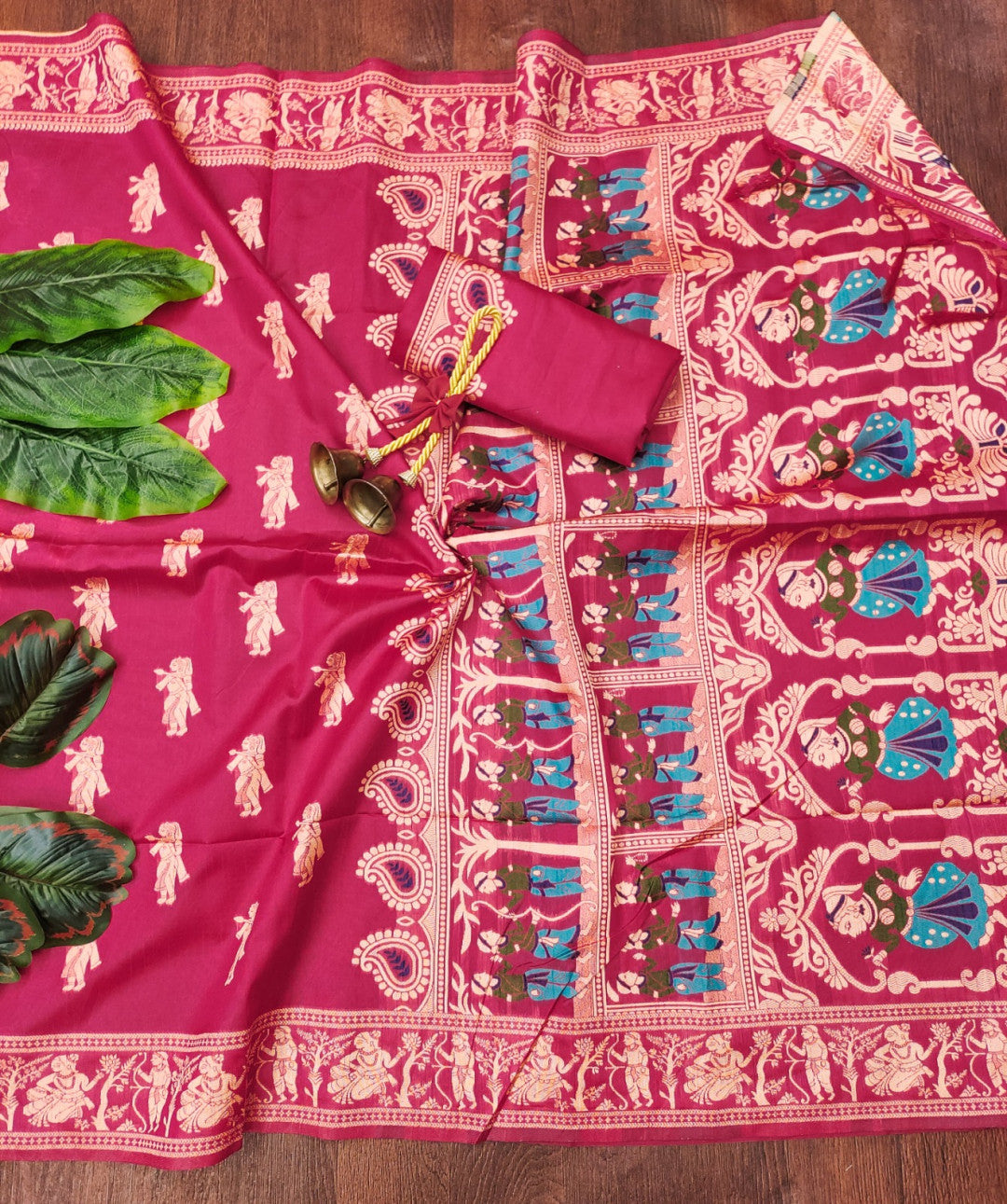 Pink Traditional Handloom Raw Silk Saree With Woven Design