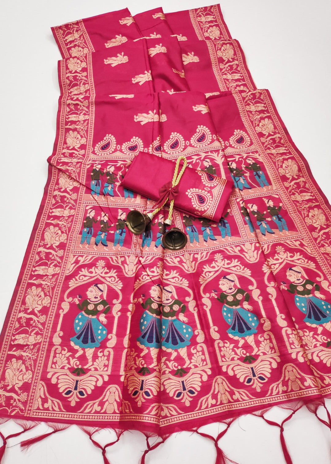 Pink Traditional Handloom Raw Silk Saree With Woven Design