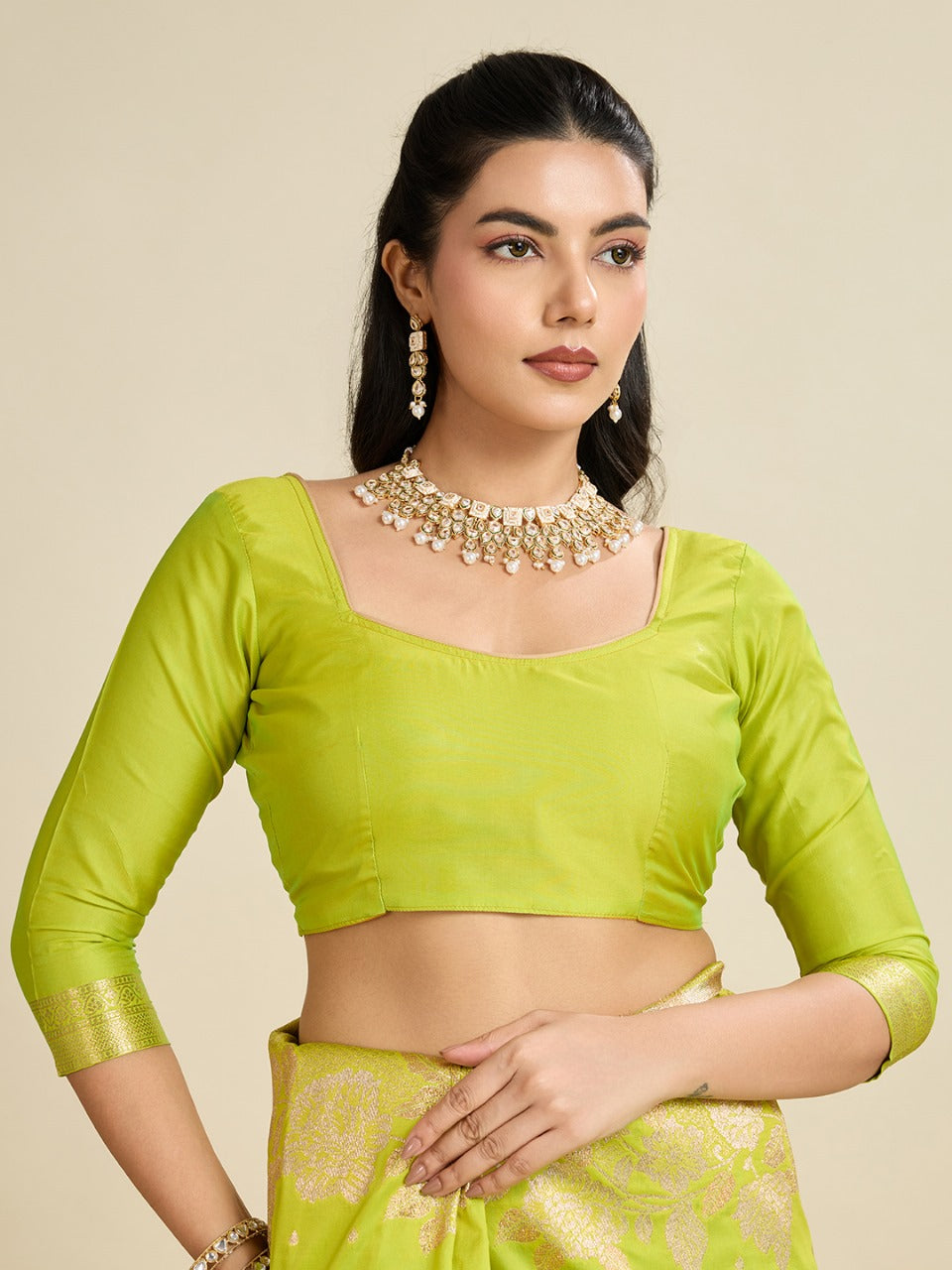 Parrot Green Kanjivaram Silk Saree With Zari Weaving Border & Designer Rich Pallu