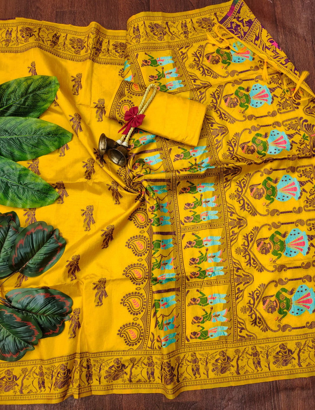 Yellow Traditional Handloom Raw Silk Saree With Woven Design